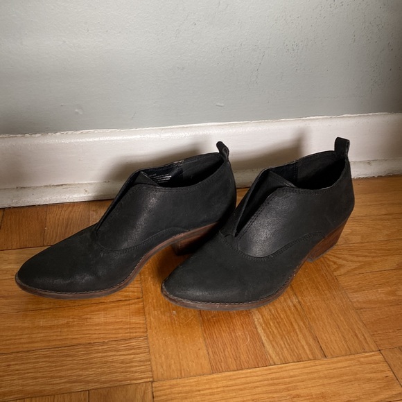 Lucky Brand Laceless ankle boots - Picture 2 of 3